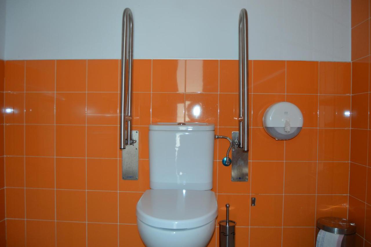 Hostel Divino Morales Arroyo de la Luz Exteriör bild